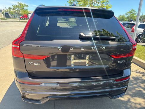 Used 2023 Volvo XC60 B5 Plus AWD/4WD image 6