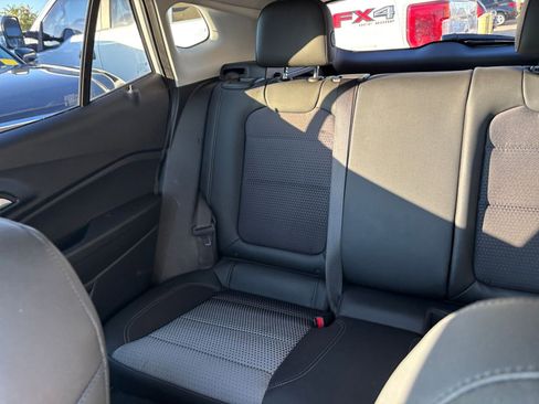 Used 2025 Chevrolet Trax LT image 37