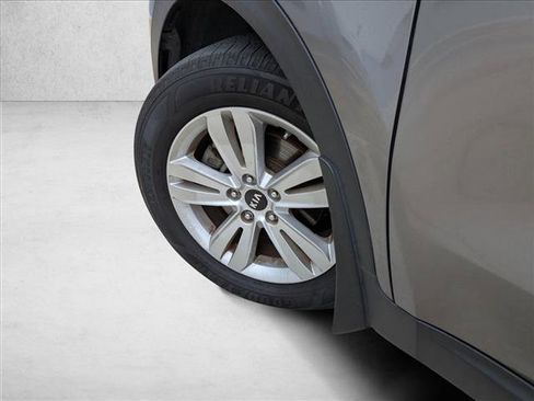 Used 2018 Kia Sportage LX image 8