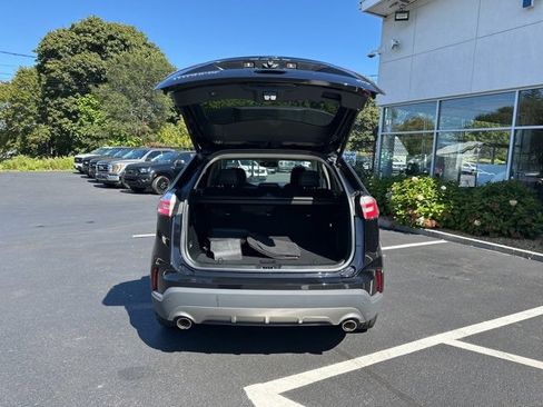 Used 2022 Ford Edge Titanium image 9