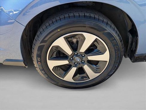 Used 2017 Subaru Forester 2.5i Premium w/ All-Weather Package image 24