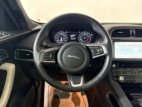 Used 2019 Jaguar F-PACE Prestige AWD/4WD image 29