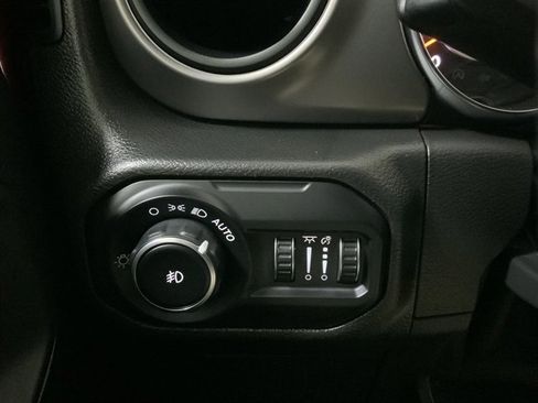 Used 2021 Jeep Wrangler Unlimited Sport image 29