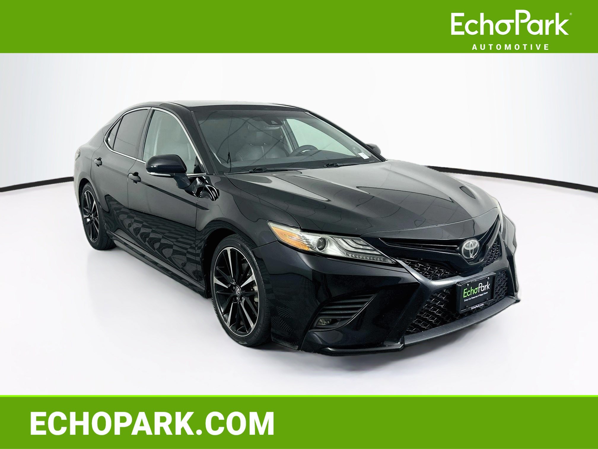 Used 2019 Toyota Camry XSE FWD image 1