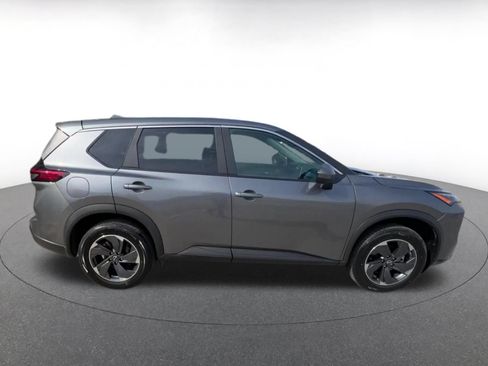Used 2025 Nissan Rogue SV FWD image 16