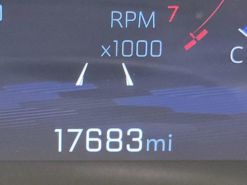 Used 2025 Chevrolet Equinox LT image 3