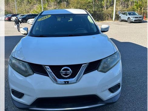 Used 2015 Nissan Rogue S image 9