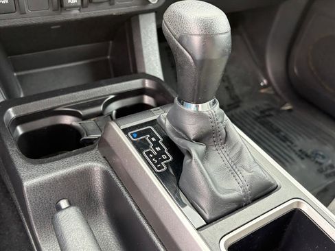 Used 2023 Toyota Tacoma SR5 w/ Technology Package AWD/4WD image 21