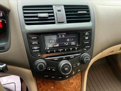 Used 2004 Honda Accord EX image 9