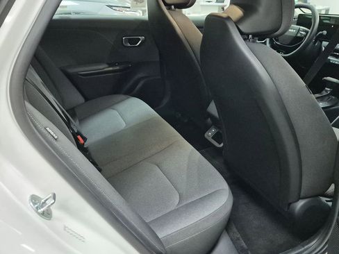 Used 2025 Kia K4 FWD image 25