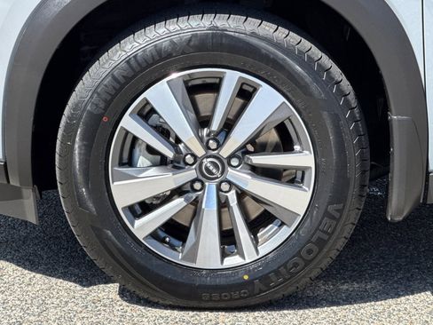 Used 2024 Nissan Pathfinder SL FWD image 27