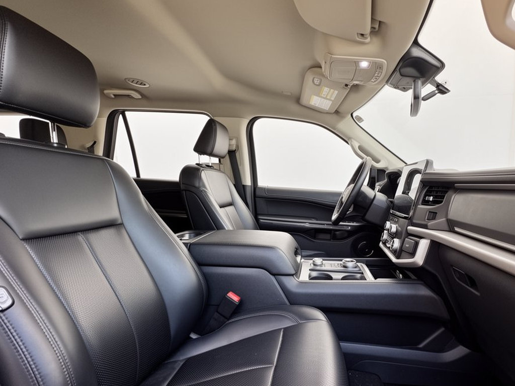 Used 2024 Ford Expedition Max XLT AWD/4WD image 30