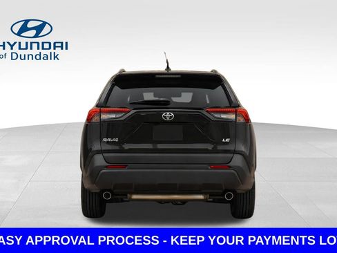 Used 2021 Toyota RAV4 LE FWD image 7