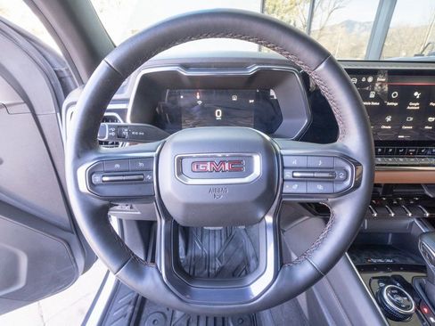 Used 2023 GMC Canyon AT4 w/ AT4 Premium Package image 12