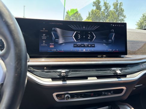 Used 2025 BMW X6 xDrive40i w/ Executive Package AWD/4WD image 18