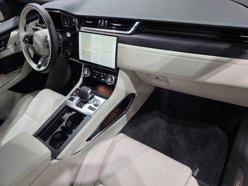 New 2026 Jaguar F-PACE R-Dynamic S image 23