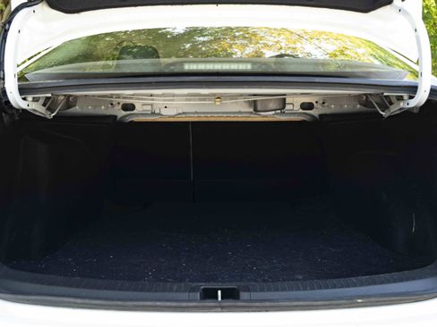 Used 2022 Toyota Corolla LE FWD image 34