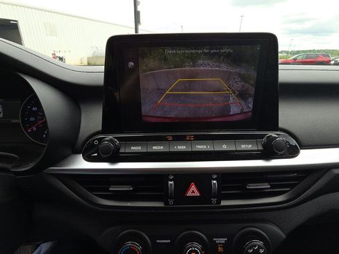 Used 2024 Kia Forte LXS w/ LXS Technology Package FWD image 11