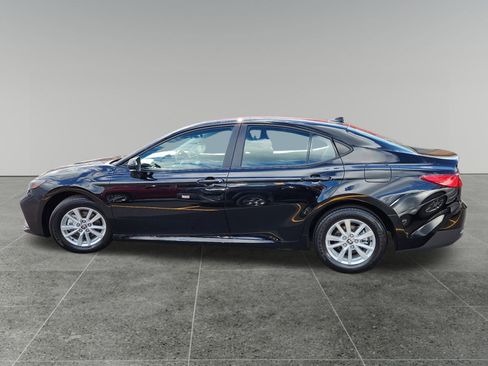 Certified 2025 Toyota Camry LE image 4