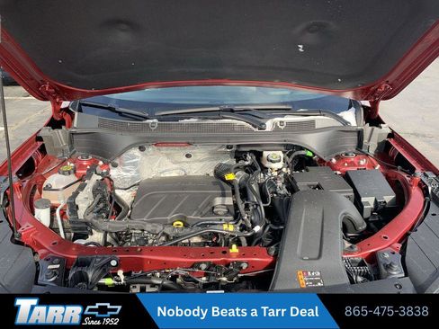 Used 2025 Chevrolet Trax LT w/ LT Convenience Package FWD image 17