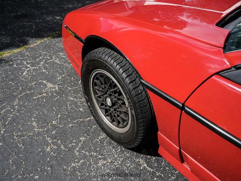 Used 1988 Pontiac Fiero GT RWD image 49