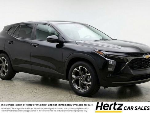 Used 2025 Chevrolet Trax LT FWD image 1