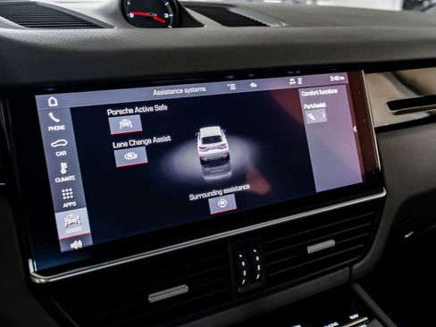 Used 2021 Porsche Cayenne w/ Premium Package image 26