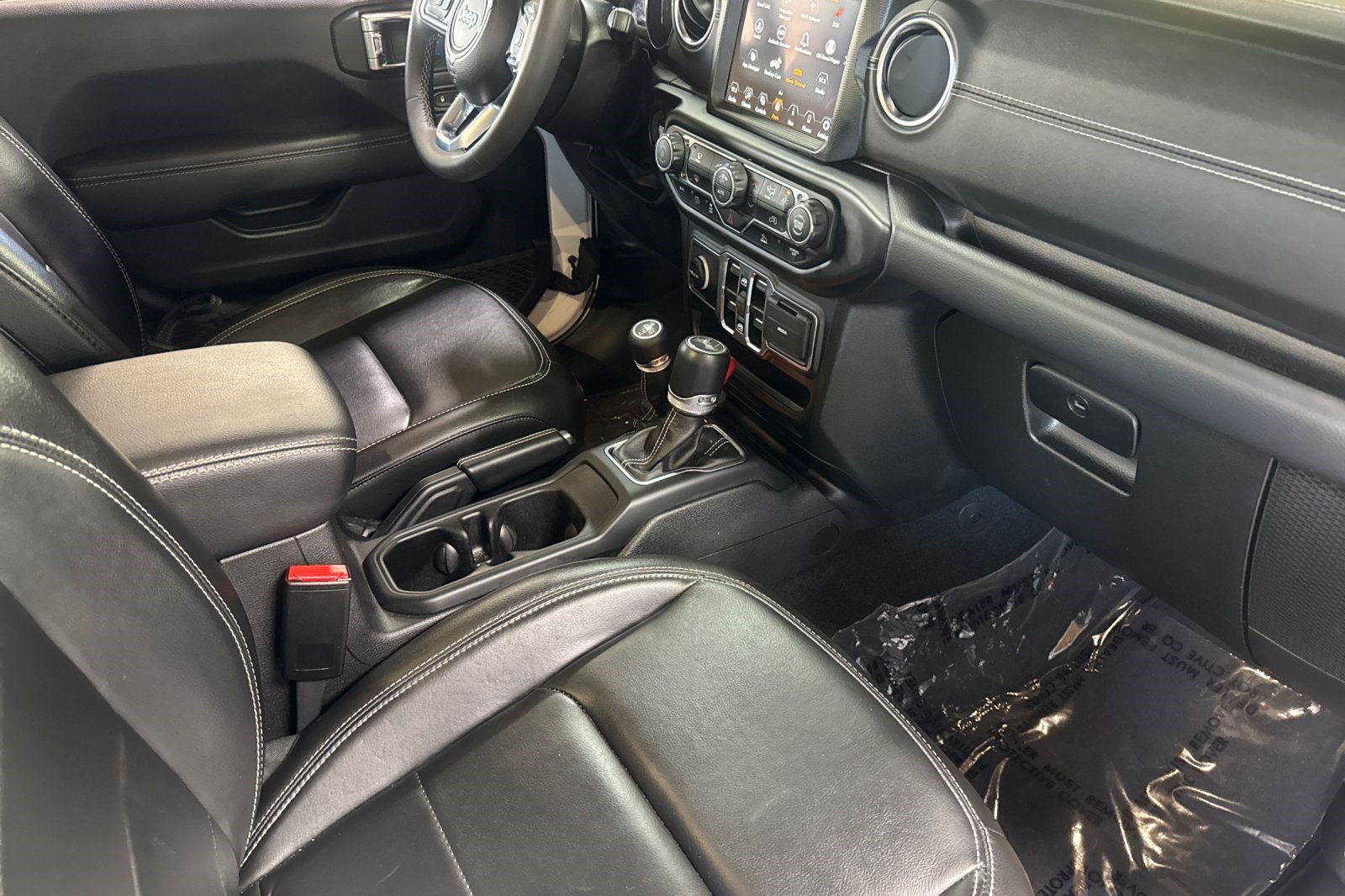 Used 2023 Jeep Wrangler Unlimited Sahara AWD/4WD image 35