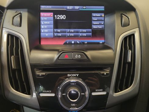 Used 2014 Ford Focus Titanium FWD image 25