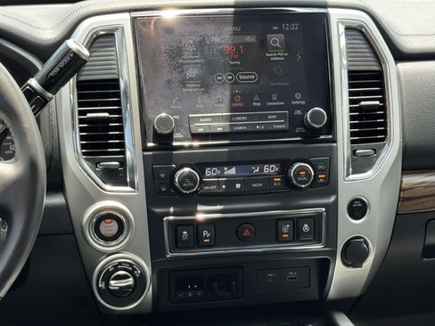 Used 2020 Nissan Titan SL w/ Moonroof Package AWD/4WD image 17