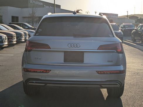 Used 2021 Audi Q5 Premium Plus w/ Premium Plus Package image 4
