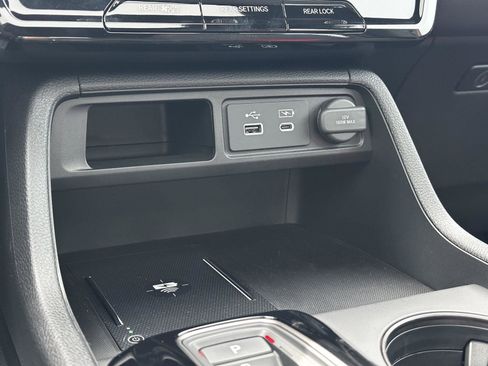 Certified 2025 Honda Pilot TrailSport image 31
