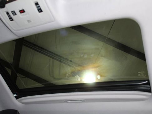 Used 2016 Lexus ES 350 w/ Luxury Package w/Wood Trim image 15