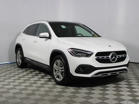 Used 2021 Mercedes-Benz GLA 250 4MATIC w/ Premium Package image 19