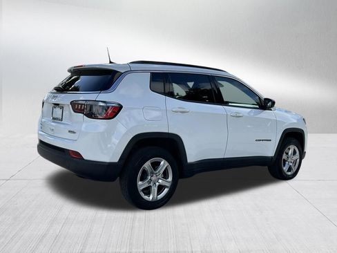 Used 2023 Jeep Compass Latitude AWD/4WD image 5