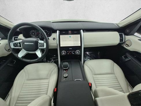 Certified 2025 Land Rover Discovery S AWD/4WD image 20