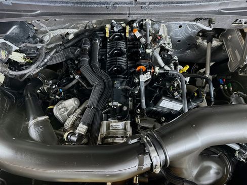 Used 2024 Ford Expedition Max XLT image 35