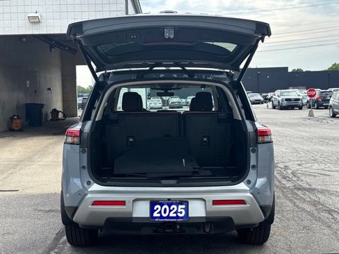 Used 2025 Nissan Pathfinder Platinum AWD/4WD image 34