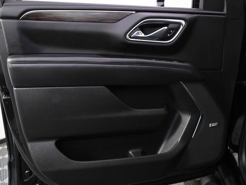 Used 2021 Chevrolet Suburban Z71 w/ Luxury Package AWD/4WD image 23