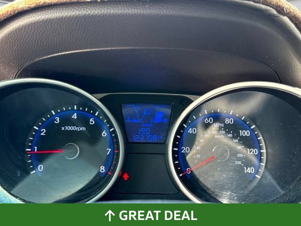 Used 2012 Hyundai Tucson Limited w/ Premium Pkg FWD image 3