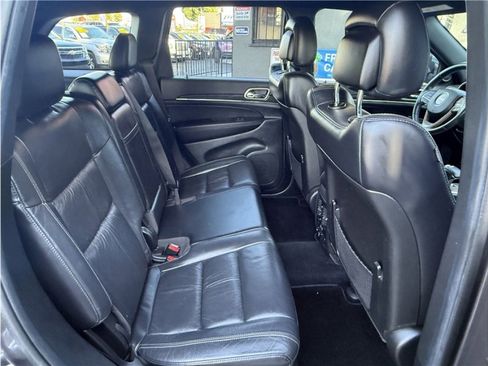 Used 2015 Jeep Grand Cherokee Limited image 25
