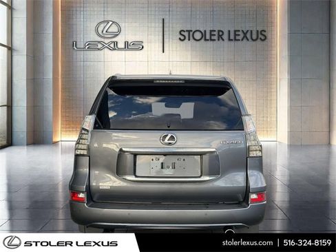 Used 2021 Lexus GX 460 Premium w/ Premium Package image 9