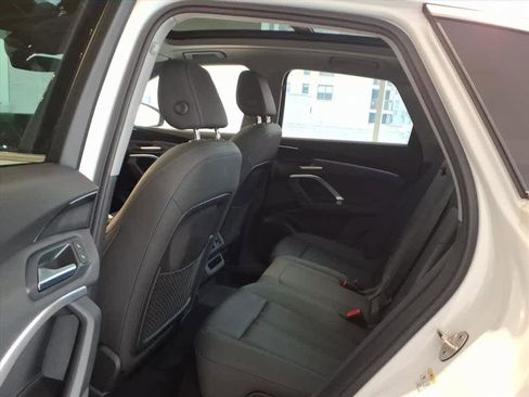 Certified 2025 Audi Q5 Premium w/ Convenience Package image 15