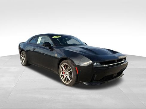 Used 2025 Dodge Charger Daytona Scat Pack w/ Track Pack AWD/4WD image 3