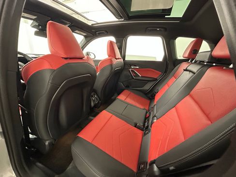 Used 2025 BMW X1 xDrive28i w/ Technology Package image 32