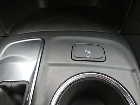 Used 2024 Chevrolet Equinox LT FWD image 21