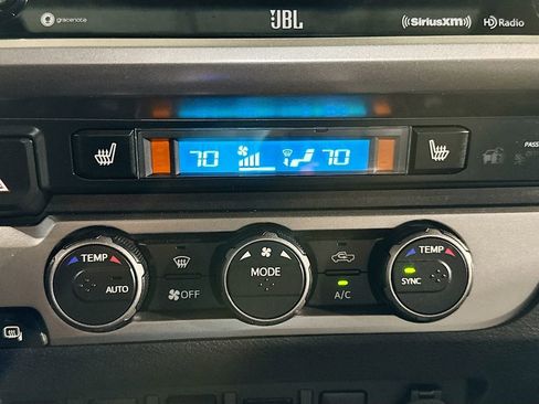 Used 2022 Toyota Tacoma Limited AWD/4WD image 21
