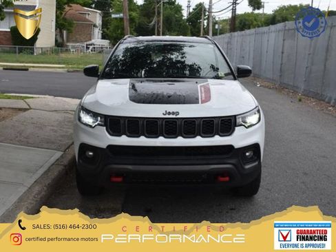 Used 2025 Jeep Compass Limited AWD/4WD image 1