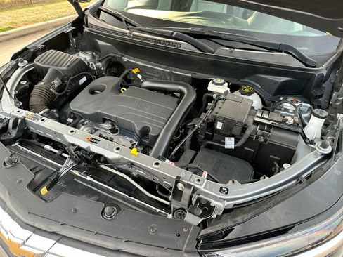 Used 2023 Chevrolet Equinox LS image 24