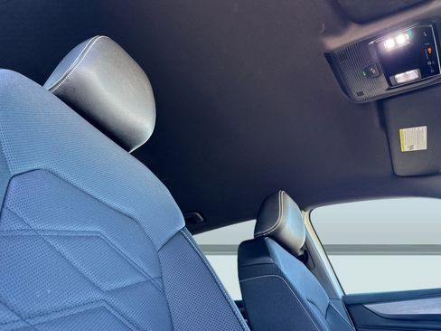 Used 2025 Volkswagen Atlas Cross Sport SE image 26